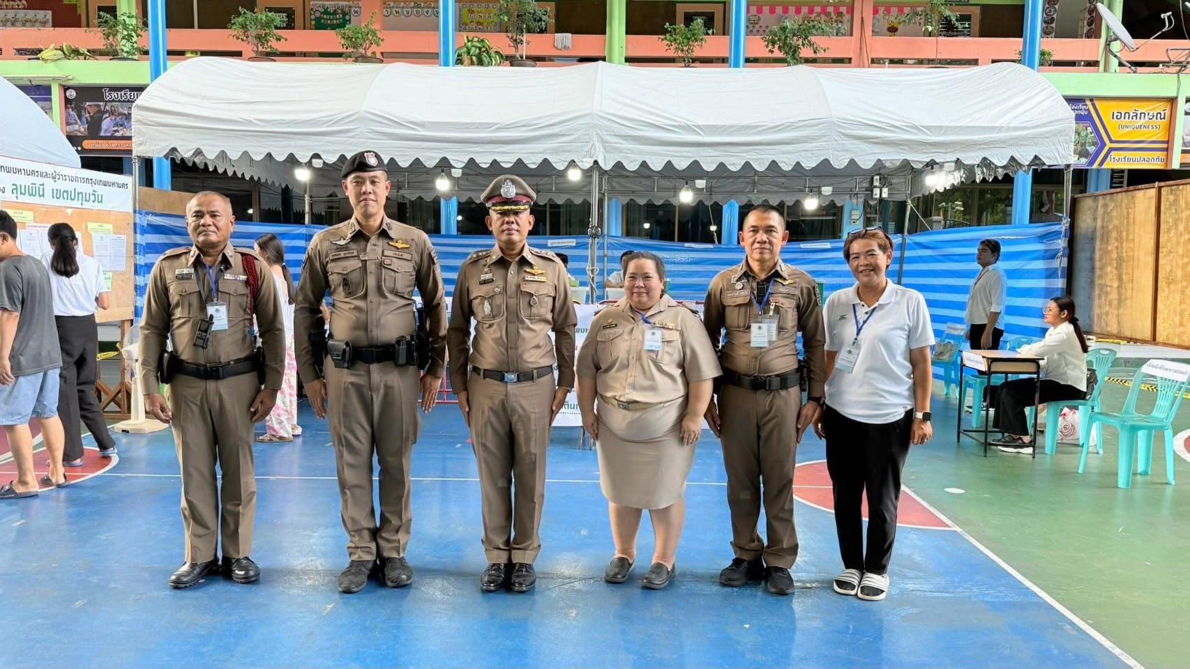 ภาพประกอบข่าว ตรวจเยี่ยมหน่วยเลือกตั้ง การเลือกตั้งผู้ว่ากรุงเทพมหานคร
